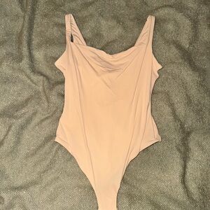 SKIMS FITS EVERYBODY SQUARE NECK BODYSUIT